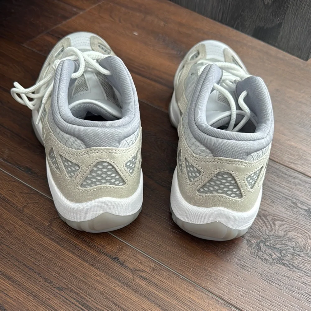 Jordan Men’s Size 8.5 Air 11 Retro Low Sneakers just few marks on right foot.